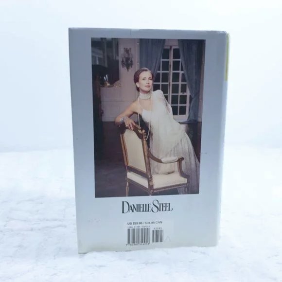 Danielle Steel, The Ghost, Hardcover, Limited Edition, Large Print, 1997 - Picture 3 of 4